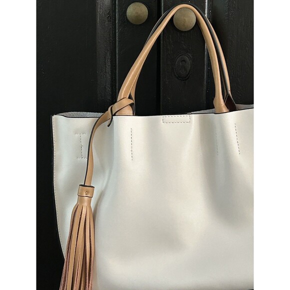 CoLab Handbag Tote 100% Leather White Tan Tassel Purse Preppy Traditional - Picture 3 of 9